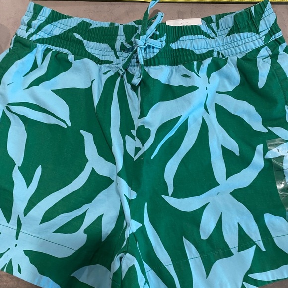 Super fun shorts! 🌴unisex but women's sizing!! - Picture 8 of 12